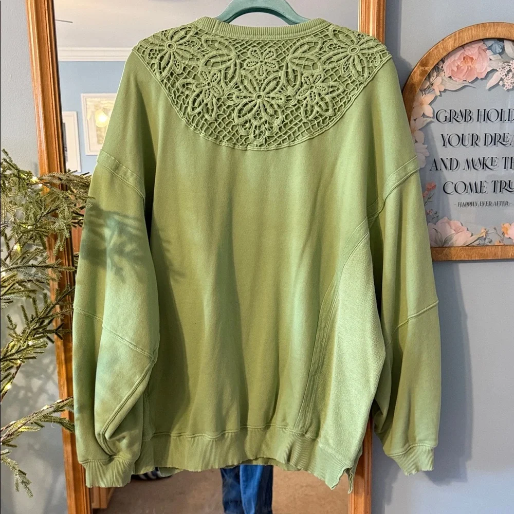 Relaxed Fit Aerie Women’s Sweatshirt in Light Green - Picture 5 of 5